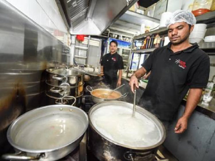 Pencari Kerja di UAE Bisa Makan Gratis di Restoran Ini 1