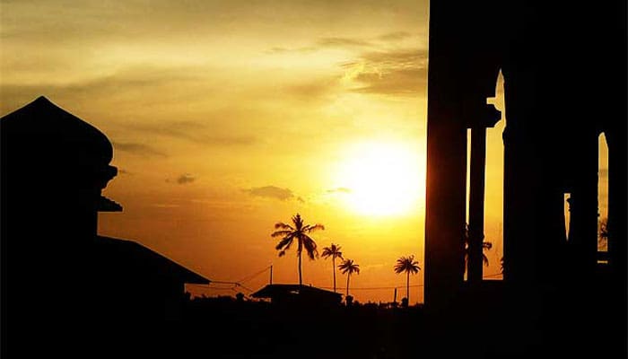 Maghrib Tiba, Ajak Anak Masuk Rumah, Ini Alasannya 1 Foto: CARI Infonet