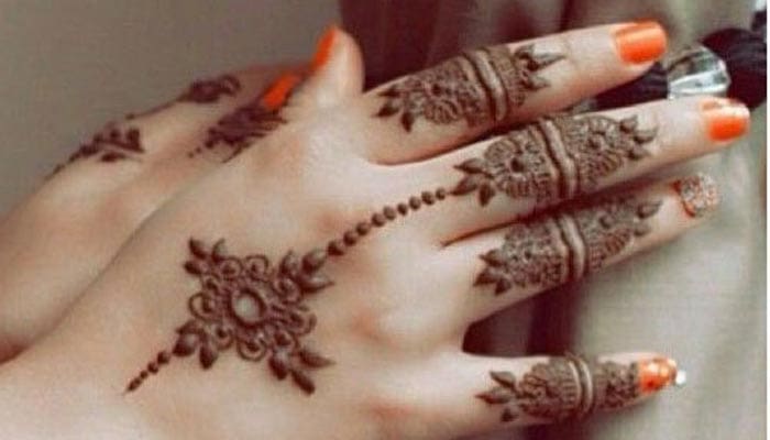 Hukum Memakai Henna atau Pacar Kuku bagi Wanita 1