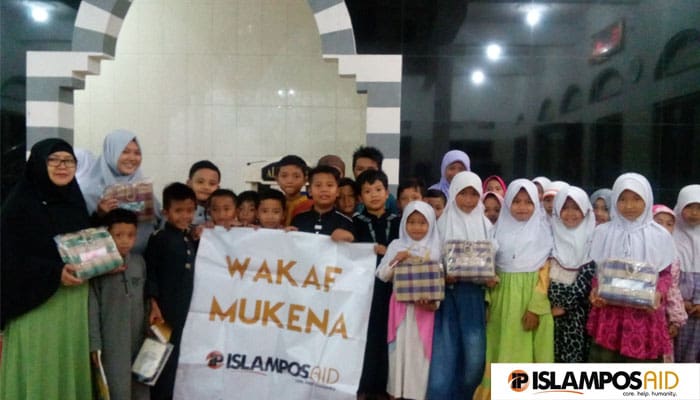 IslamposAid Salurkan 15 Mukena ke Padalarang 1