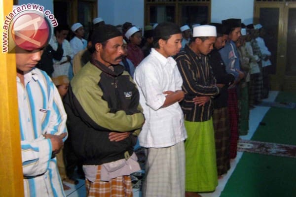 Merujuk Sistem Khumasi, Santri dan Warga Sekitar Pesanten Mahfiludluror Jember Puasa Hari Ini 1 Ramadan