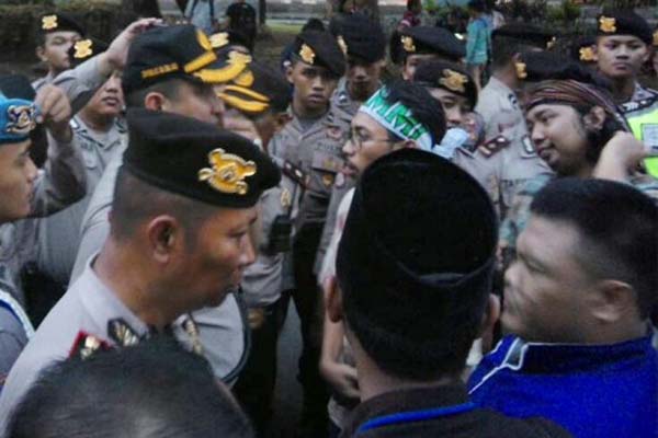KAMMI, Polisi, Aksi KAMMI