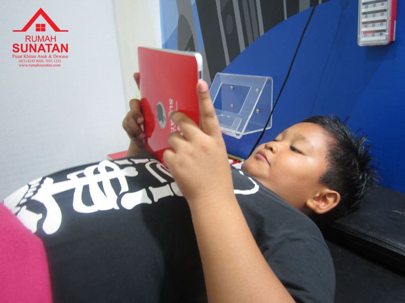 Khitan Anak Gemuk di Rumah Sunatan