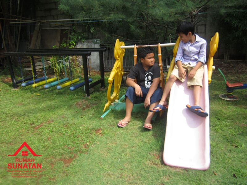 Sunat Tidak Menunggu Hari Libur