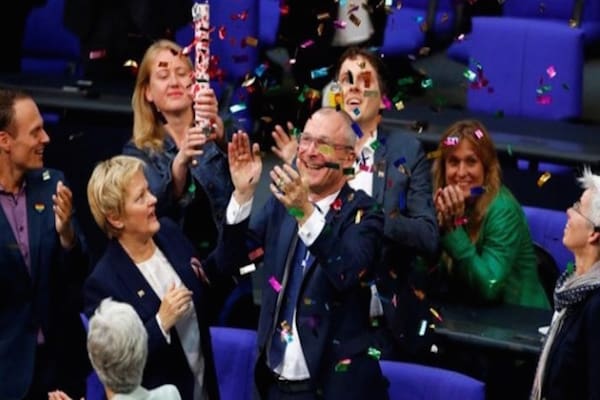 Angela Markel Kecewa dengan Hasil Voting Anggota Parlemen Jerman 1 Parlemen Jerman