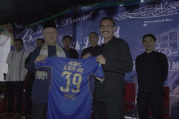 Gandeng Sinergi Foundation, Pemuda Ad-Da’wah Bersama Persib Legend Santuni Anak Yatim 4