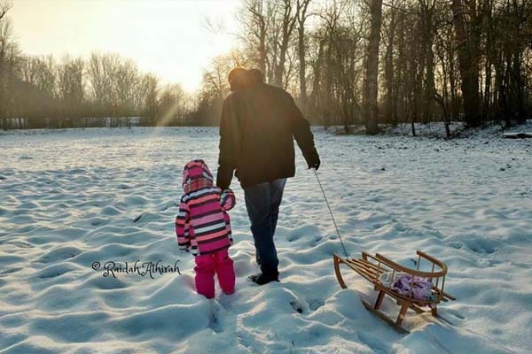 Muliakanlah Anak Perempuanmu! 1 ayah melihat aurat putrinya