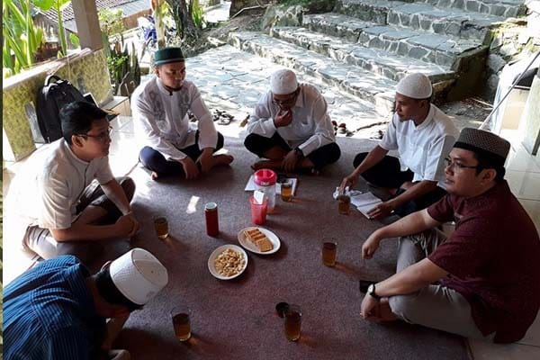 19 Keutamaan Menuntut Ilmu dan Mengajarkannya 3 Keutamaan Menuntut Ilmu