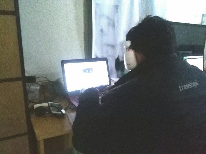 Para Istri, Begini Hadapi Suami Doyan Internetan 1 Foto: Islampos