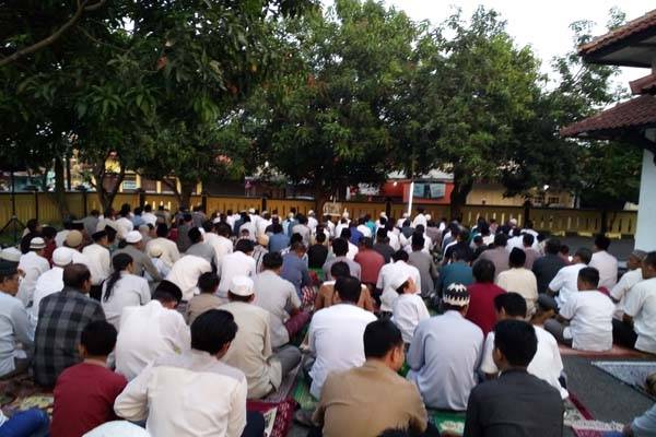 Mengapa Harus Shalat Jumat? 1 khutbah shalat ied