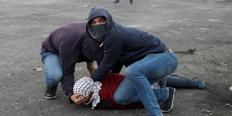 Musta’ribeen Intel Israel yang sering menyusupi demonstran Palestina. Foto: Al-Jazeera