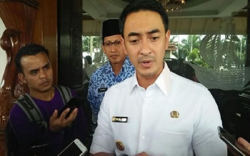 Gubernur Jambi, Zumi Zola

Foto: Tribun