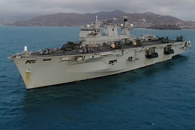 Kapal induk HMS Ocean milik Inggris. Foto: Royalnavy