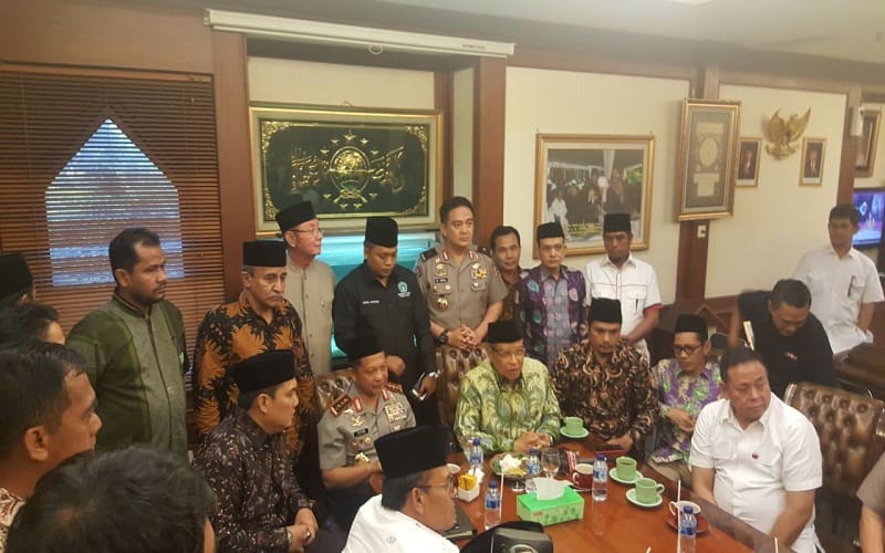 Kapolri Jendral Tito Karnavian silaturahmi ke petinggi PBNU di Gedung PBNU, Jalan Kramat Raya Jakarta Pusat Rabu (31/1). Foto: Rhio/Islampos.