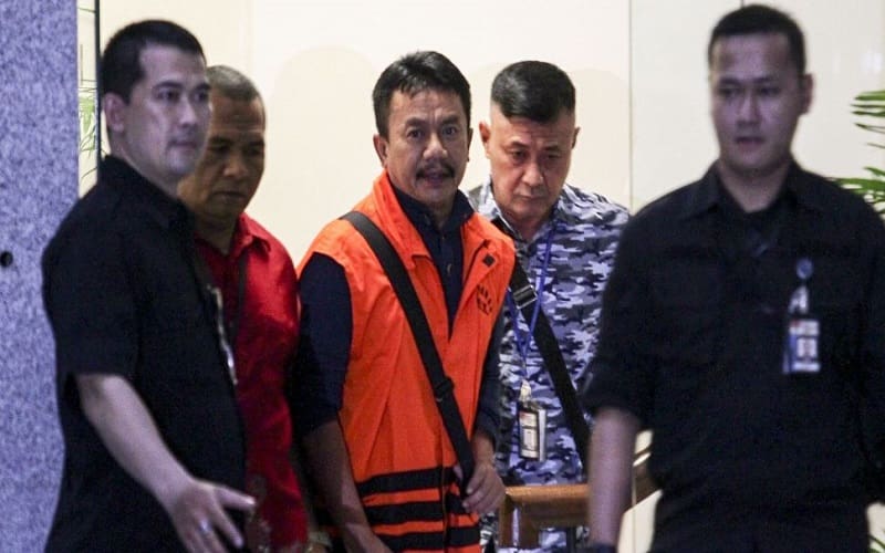 Bupati Jombang

Foto:suara.com