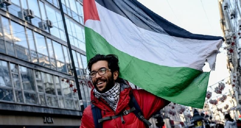 Aktivis Swedia pendukung Palestina, Benjamin Ladraa. Foto: Daily Sabah