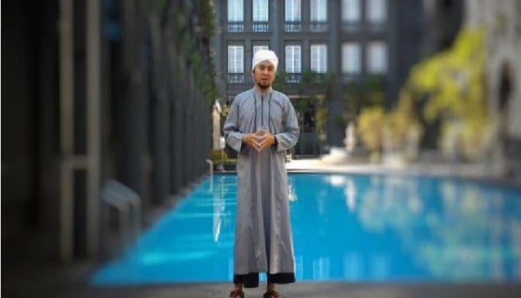 4 Musisi Indonesia yang Kini Berhijrah 2 4 Musisi Indonesia yang Kini Berhijrah 1