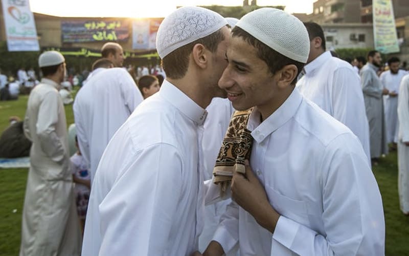 Arti Taqabbalallahu Minna wa Minkum 2 salaman di idul fitri, Taqabbalallahu Minna Wa Minkum, Hari Raya, Arti Taqabbalallahu Minna wa Minkum