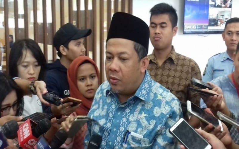 Fahri Hamzah

Foto: breakingnews.co.id