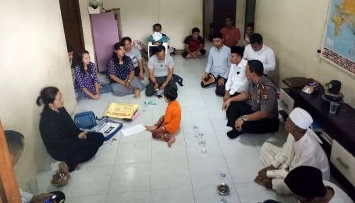 Sekte Kerajaan Ubur-ubur, Apalagi Ini? 1 MUI Kota Serang tengah mediasi dengan Kerajaan Ubur ubur. Foto: Kumparan