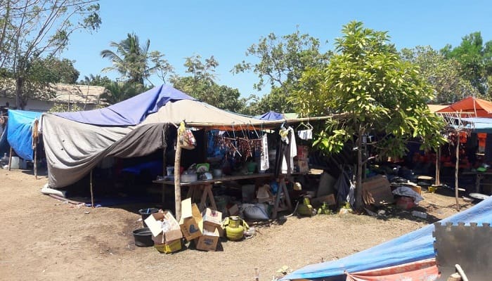 Kondisi salah satu tenda penampungan pengungsi sementara gempa bumi Lombok di Desa Gunung Sari, Lombok Barat, Selasa (28/8/2018). Foto: Istimewa