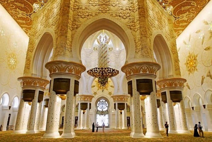 Masjid Agung Sheikh Zayed Abu Dhabi. Foto: Steemit