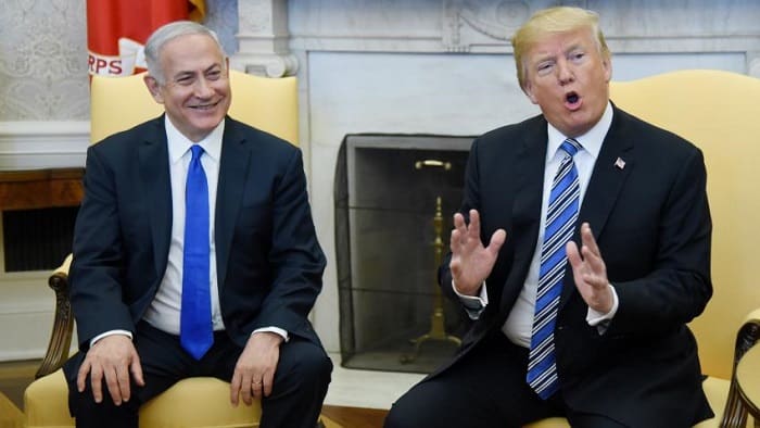 PM Israel Benyamin Netanyahu bersama Presiden AS Donald Trump. Foto: Alaraby