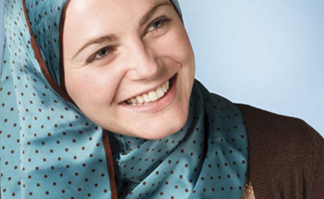 kenyataan wanita, Adab Tertawa 