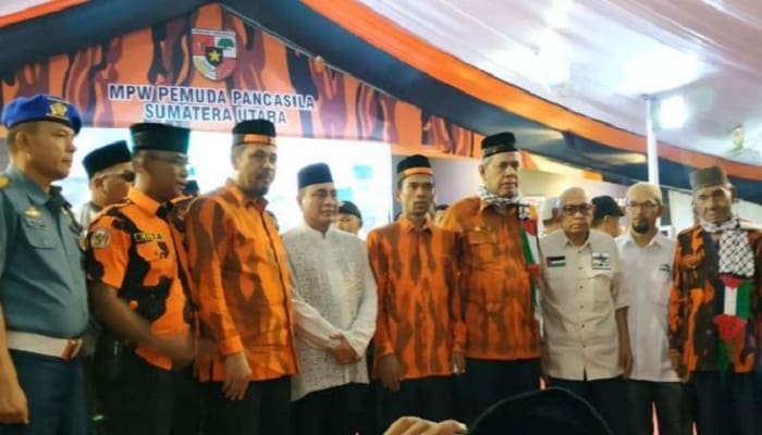 UAS didapuk sebagai anggota kehormatan Pemuda Pancasila. Foto: Viva
