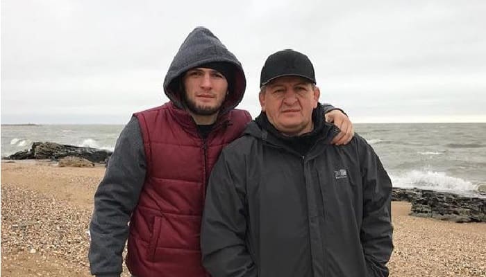 Khabib Nurmagomedov dan Abdulmanap Nurmagomedov. 
Foto: Conan Daily