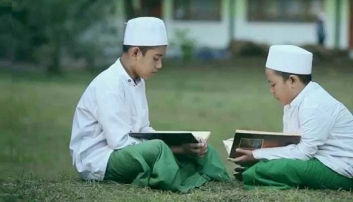 10 Hadits Menuntut Ilmu: untuk Memudahkan Jalan ke Surga 4 Metodologi Dakwah, Peran Pemuda dan Santri, Hadits Menuntut Ilmu