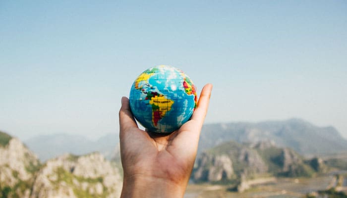 Orang Asing di Dunia