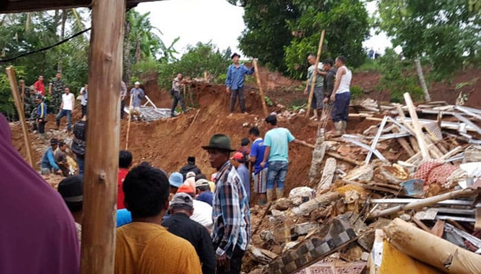 longsor di purwakarta