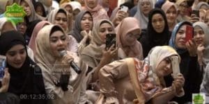 Syahrini Konsultasi ke Ustaz Abdul Somad soal Dirinya Belum Berhijab 2 Syahrini Konsultasi ke Ustaz Abdul Somad soal Dirinya Belum Berhijab 1 syahrini konsultasi ke ustaz abdul somad
