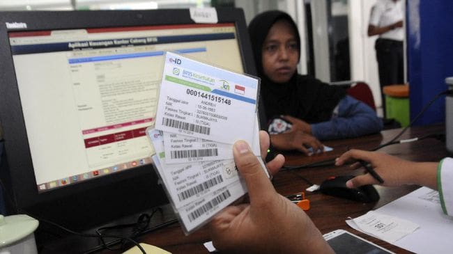 BPJS Kesehatan 'Ancam' Cabut Hak Warga Bikin SIM dan Paspor 1 Foto: CNN Indonesia