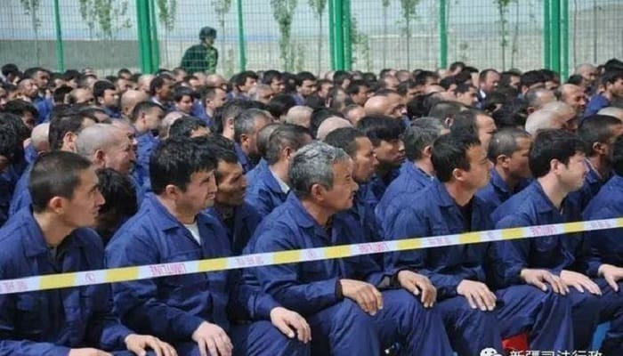Etnis Uighur ditahan dan dijadikan buruh paksa. Foto: Launch Good