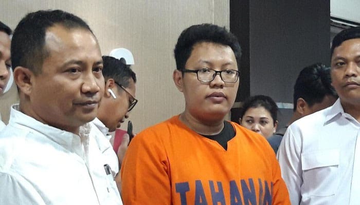 mahasiswa sebarkan video bugil