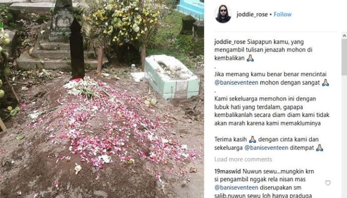 nisan di makam bani