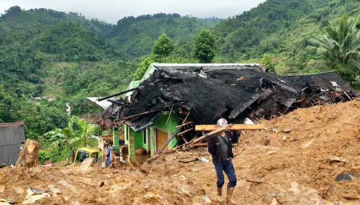 longsor kampung adat sukabumi