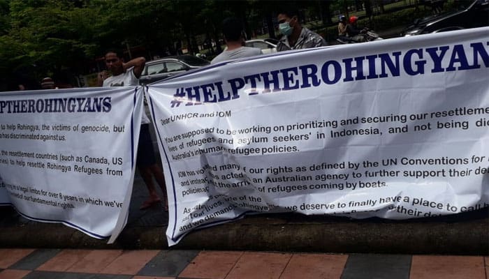 Imigran Rohingya Bermalam di depan Menara Bosowa Makassar Tuntut Keadilan PBB 1 imigran rohingya