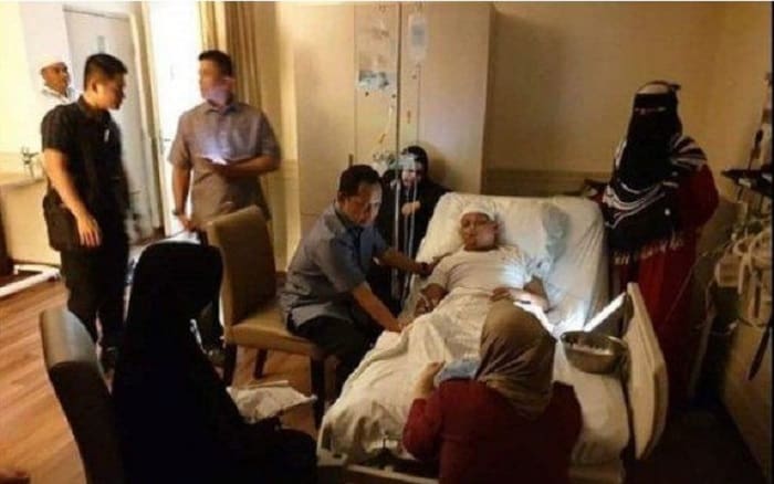 Tito Karnavian jenguk Ustaz Arifin Ilham. Foto: Instagram