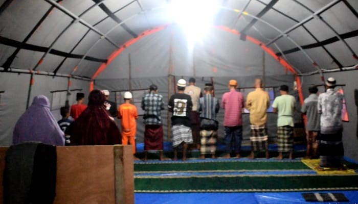 Gotong Royong Bersama Korban Tsunami, PP Lidmi Dirikan Musholla Darurat di Desa Kunjir Lampung Selatan 1 Musholla Darurat di Lampung Selatan. Foto: Istimewa