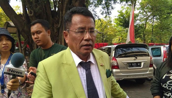 Merasa Iba, Hotman bakal Beri Uang kepada Guru yang Ditantang Muridnya di Gresik 1 tanah prabowo