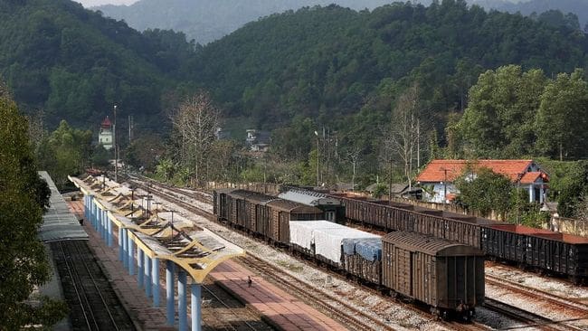 Sehari sebelum Kedatangan Kim Jong-un, Ini yang Dilakukan Vietnam 1 Ilustrasi jalur kereta Vietnam. Foto: CNN
