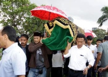 Ilustrasi iring-iringan pembawa jenazah. Foto: Sisi Pandang Lain