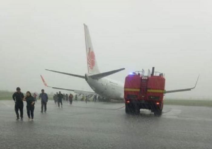 Lion Air Tergelincir, Penumpang: Alhamdulillah Bisa Hidup Dua Kali 1 Pesawat Lion Air tergelincir di Bandara Supadio. Foto: Okezone