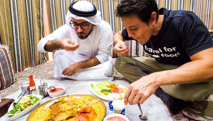 Makan dan Minum Sambil Berdiri dalam Islam 4 makan berlebihan, makan dan minum sambil berdiri