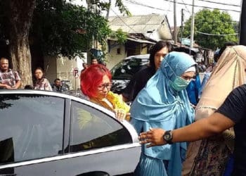 mulan jameela jenguk ahmad dhani