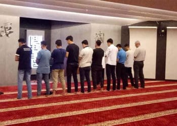 shalat Berjamaah di Acara Mabit