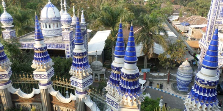 Kemegahan Masjid Tiban di Malang "Sihir" Ribuan Wisatawan untuk Berkunjung 1 masjid tiban